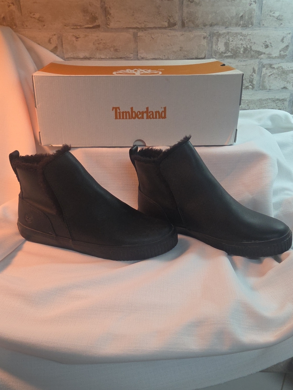 Timberland Black Leather Ankle Boots with Fur Lining